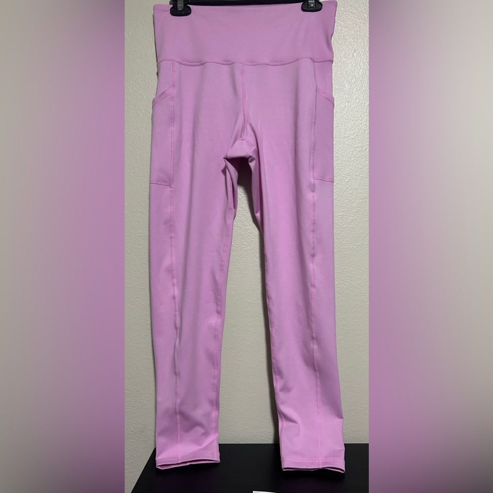 NWOT- Ideology lavender/ pink 7/8 leggings with side pockets- size m
